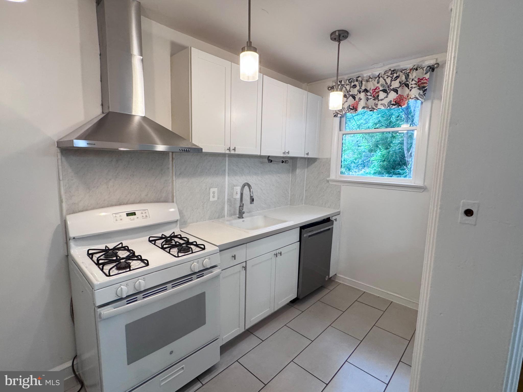 4417 Volta Place Northwest Washington, DC 20007 - Photo 10 of 29