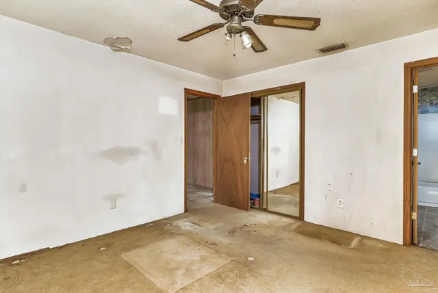 an empty room with window