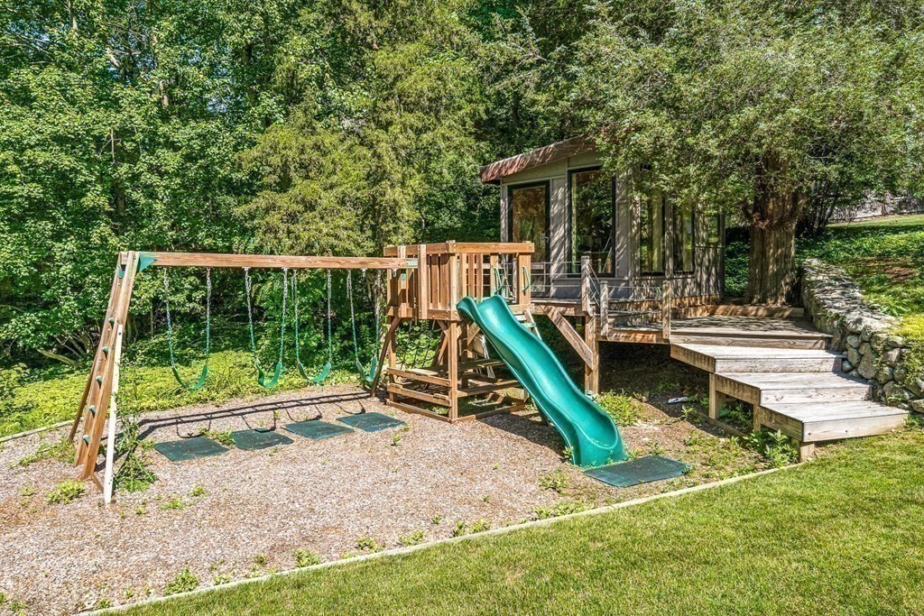 536 Glen Road Weston, MA 02493 - Photo 29 of 37