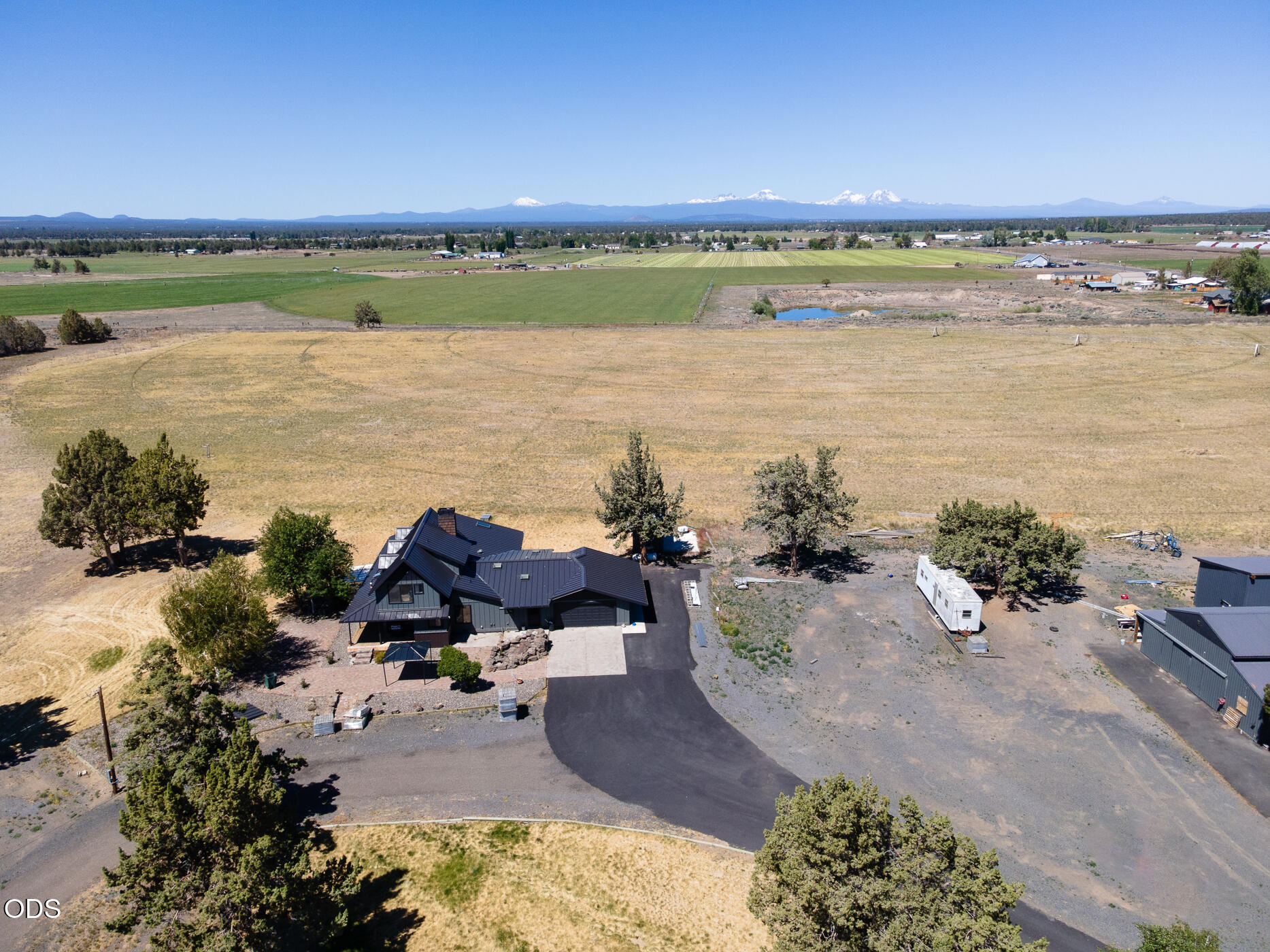 26275 Willard Road Bend, OR 97701 - Photo 76 of 85