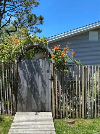 $7,000 | 11 Seneca Street, Ocean Beach, NY 11770