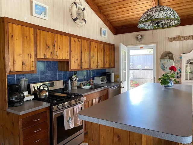 $7,000 | 11 Seneca Street, Ocean Beach, NY 11770