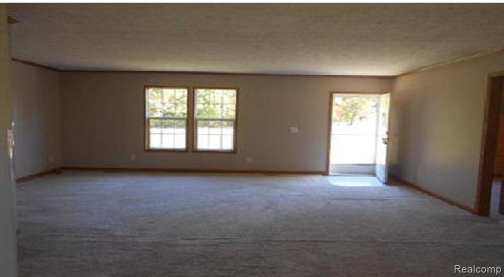65790 Conrad Road Edwardsburg, MI 49112 - Photo 4 of 11 0019623495_4.jpg