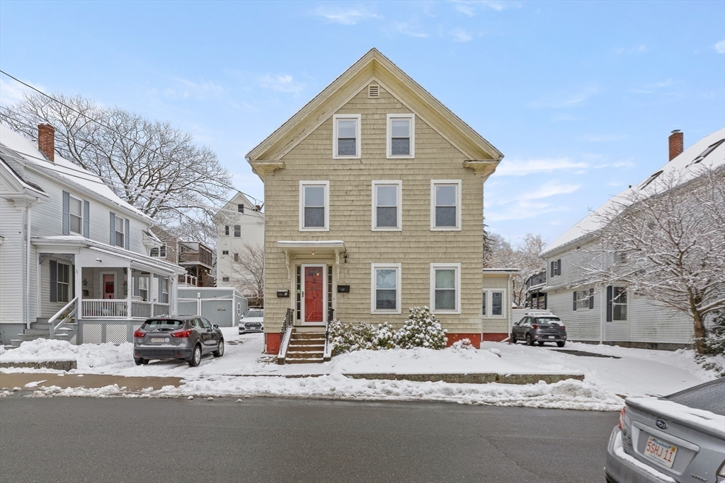 19 Trask Street, Unit 2 Gloucester, MA 01930 - Photo 2 of 36