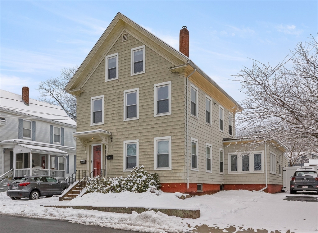 19 Trask Street, Unit 2 Gloucester, MA 01930 - Photo 3 of 36