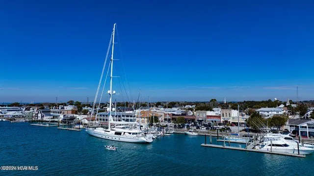 $1,379,000 | 404 Summer Duck Drive, Beaufort, NC 28516