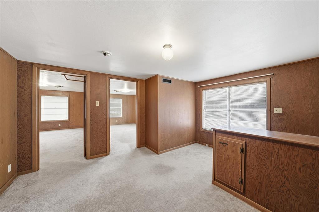 511 South Harrison Street West, TX 76691 - Photo 17 of 26