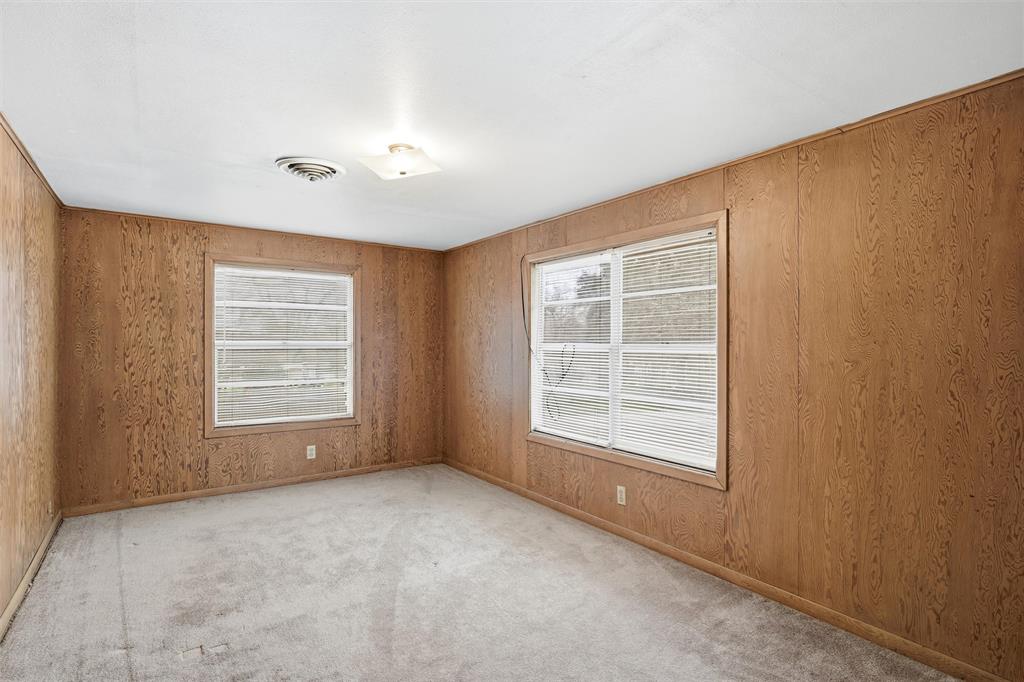 511 South Harrison Street West, TX 76691 - Photo 18 of 26