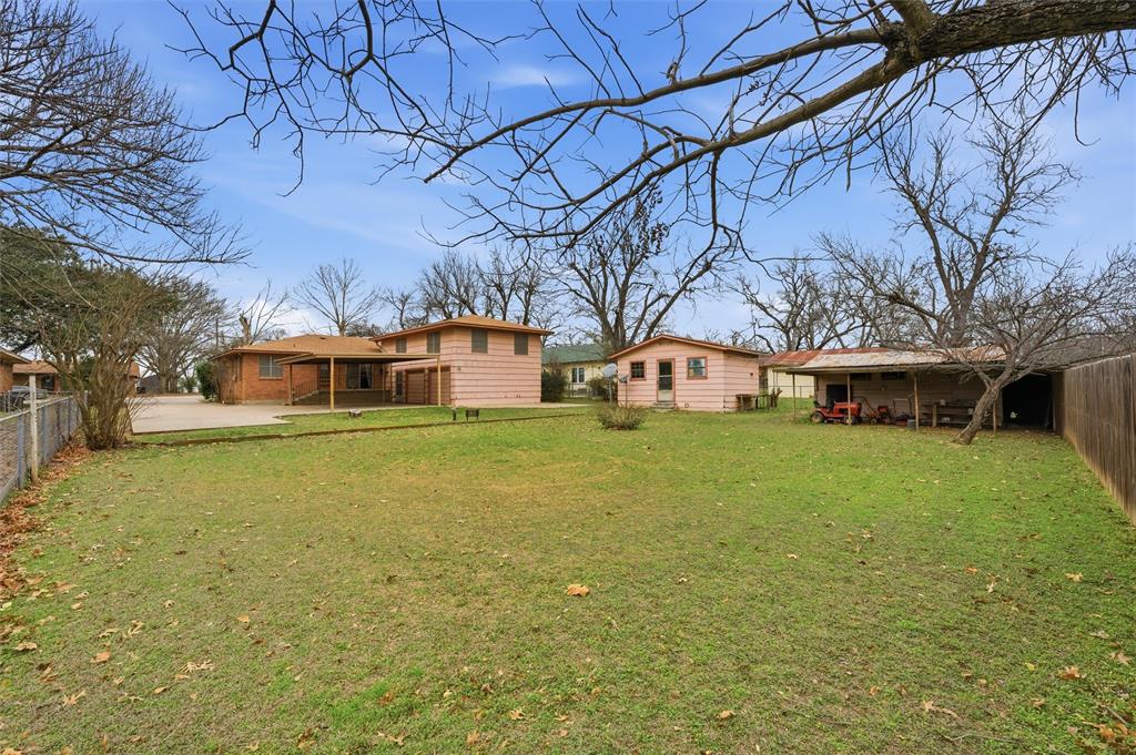 511 South Harrison Street West, TX 76691 - Photo 22 of 26