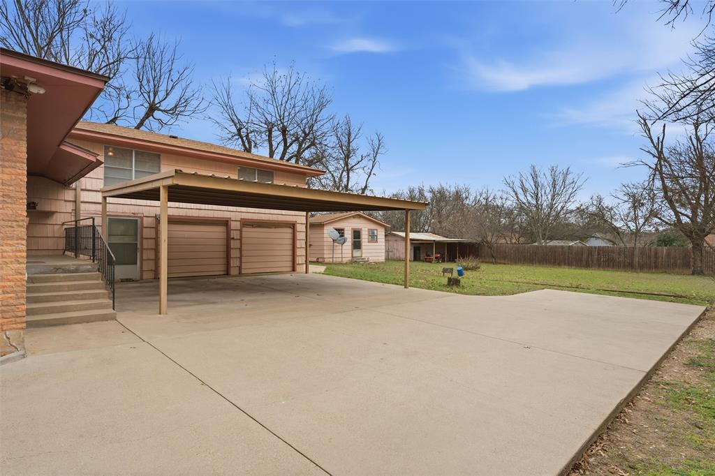 511 South Harrison Street West, TX 76691 - Photo 23 of 26