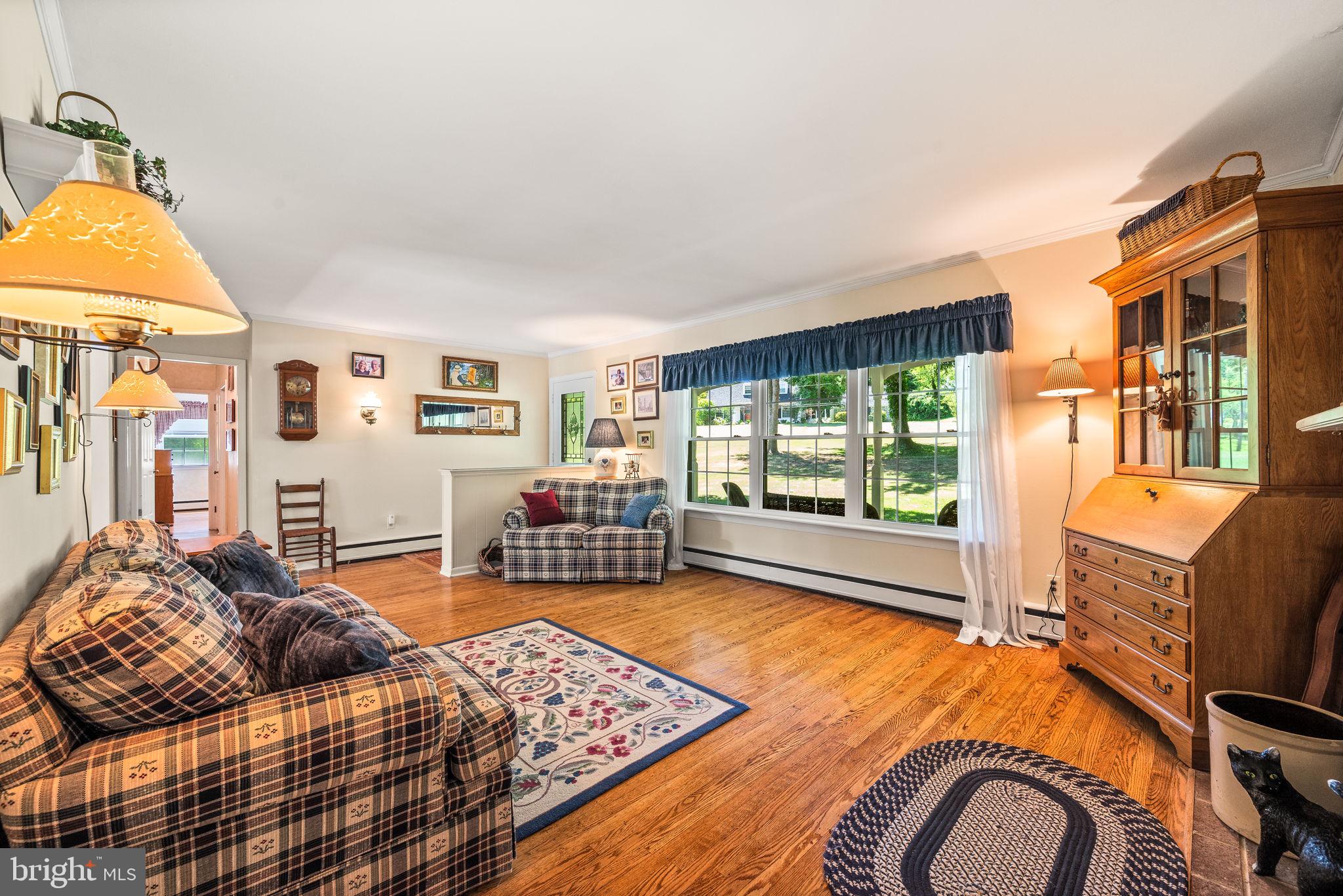 1 Arrowhead Trail Media, PA 19063 - Photo 2 of 34 Living Room