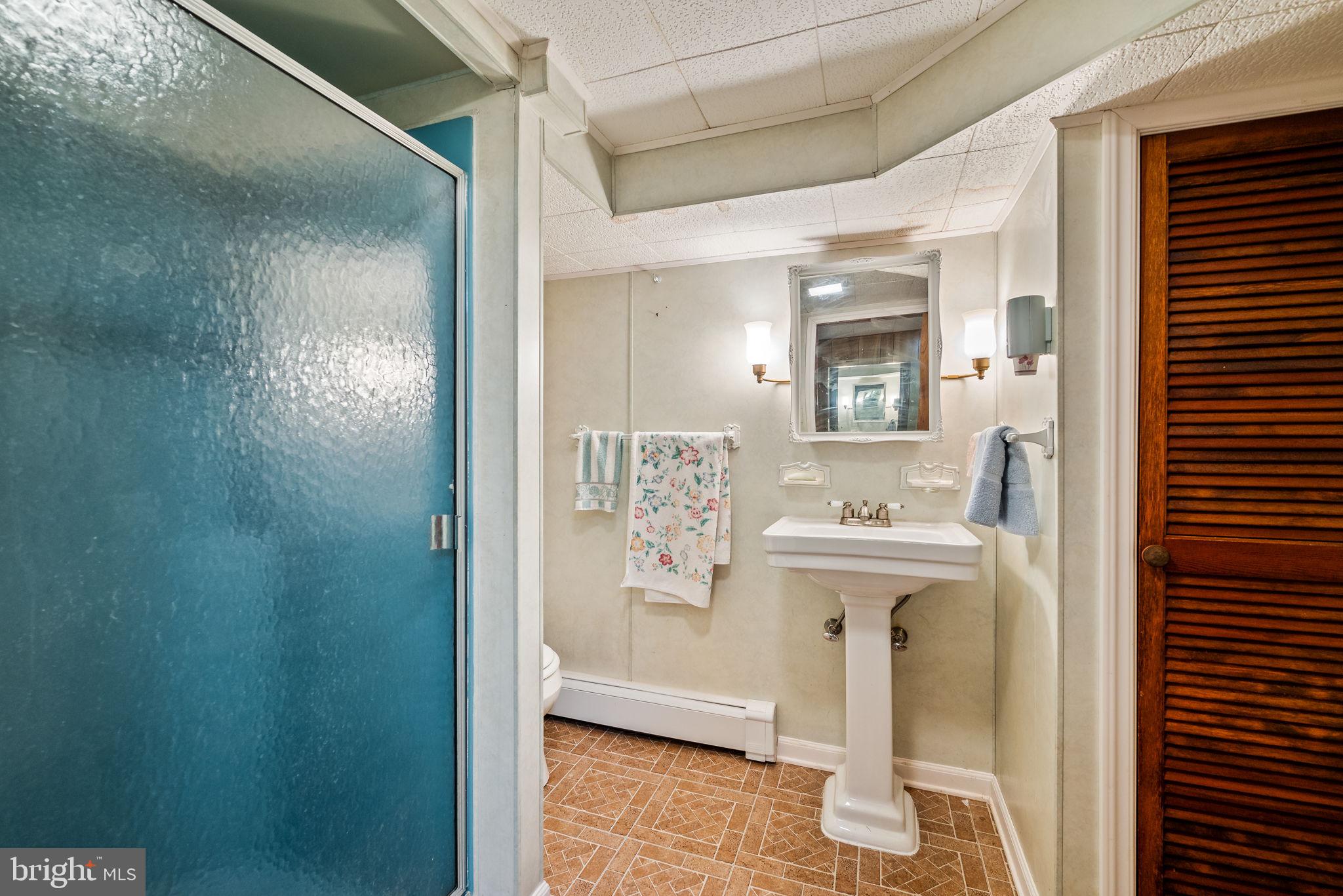 1 Arrowhead Trail Media, PA 19063 - Photo 24 of 34 In-law Suite Bathroom