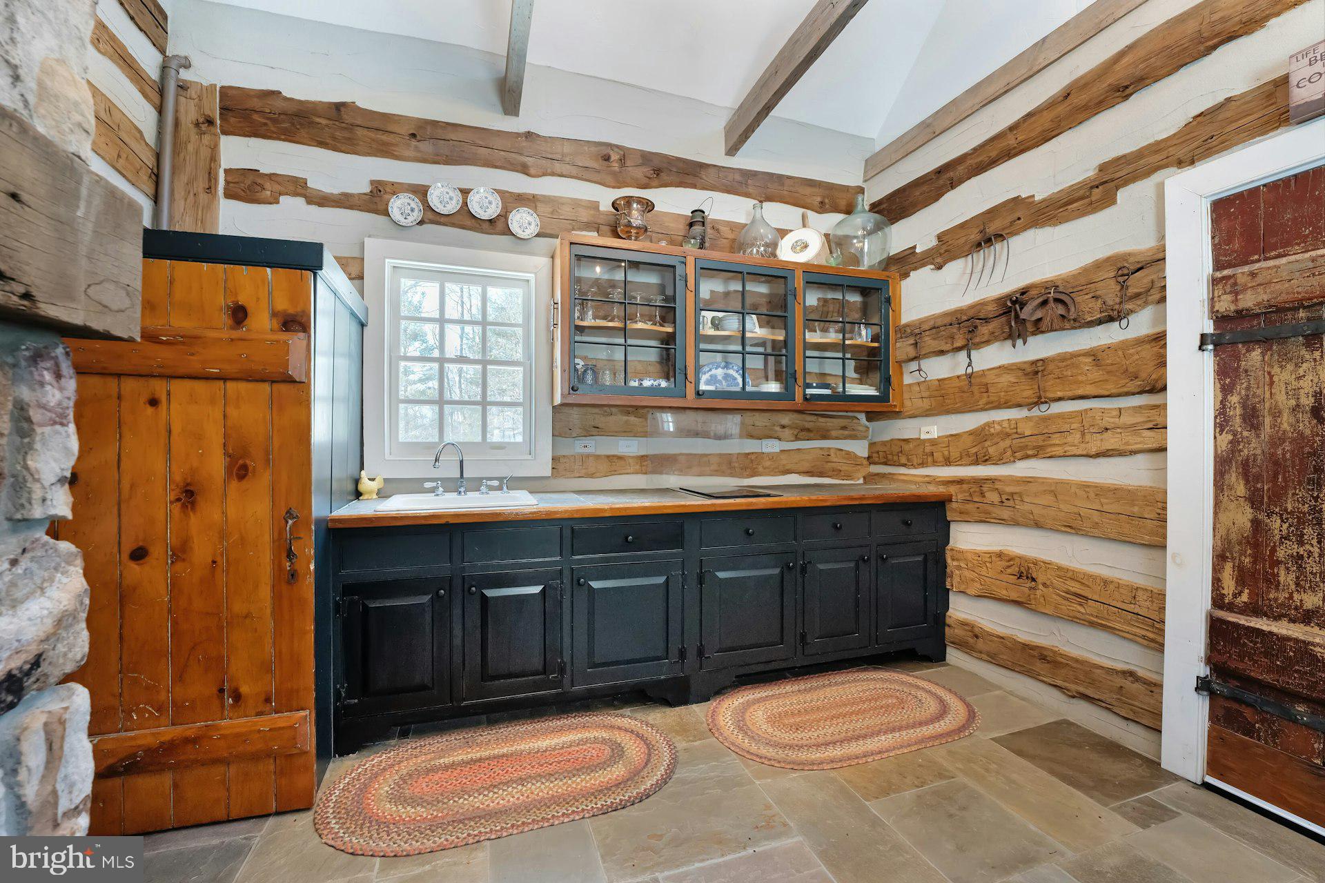 43470 Evans Pond Road Leesburg, VA 20176 - Photo 109 of 114 a bathroom with a sink a toilet and shower