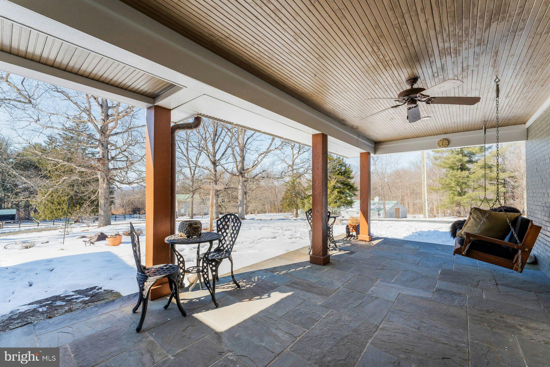 43470 Evans Pond Road Leesburg, VA 20176 - Photo 46 of 114 a living room with furniture and a large window