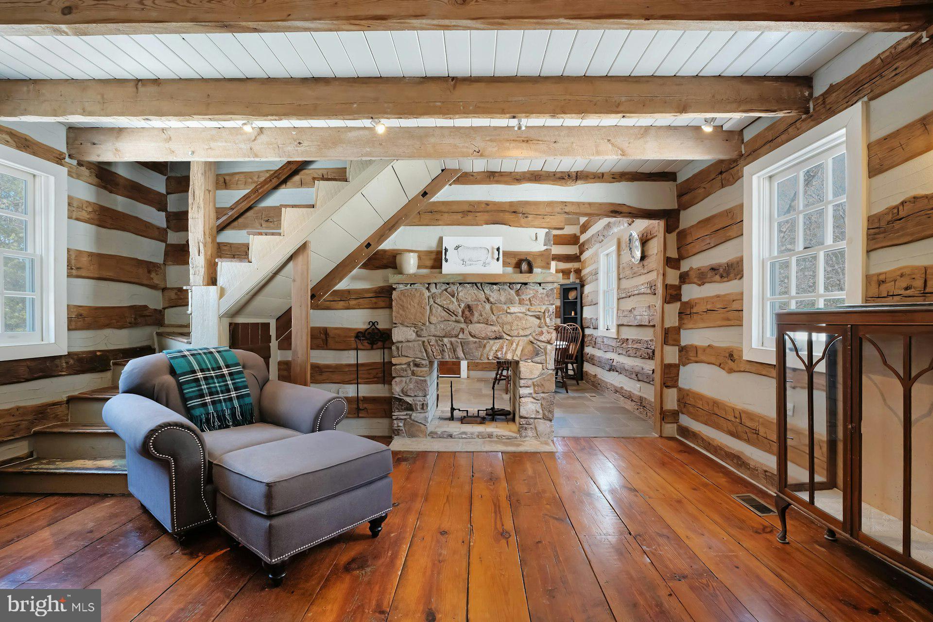 43470 Evans Pond Road Leesburg, VA 20176 - Photo 49 of 114 a view of livingroom with furniture and wooden floor