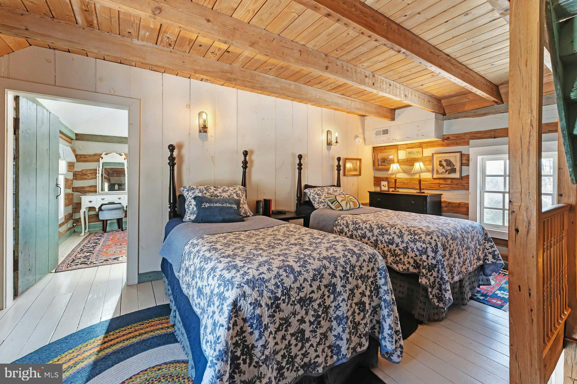 43470 Evans Pond Road Leesburg, VA 20176 - Photo 56 of 114 a bed room with a bed and a balcony