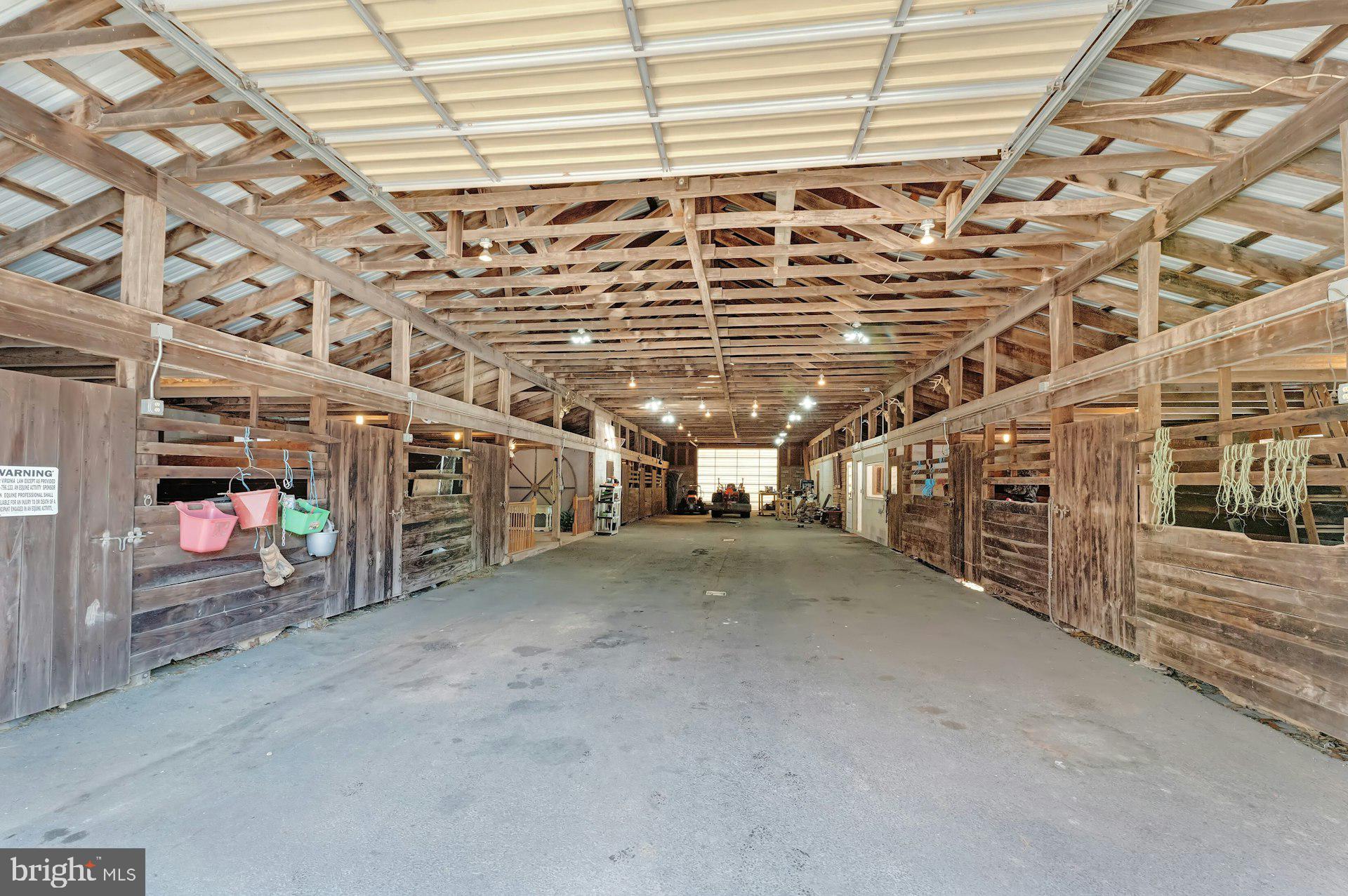 43470 Evans Pond Road Leesburg, VA 20176 - Photo 67 of 114 11 stall horse barn