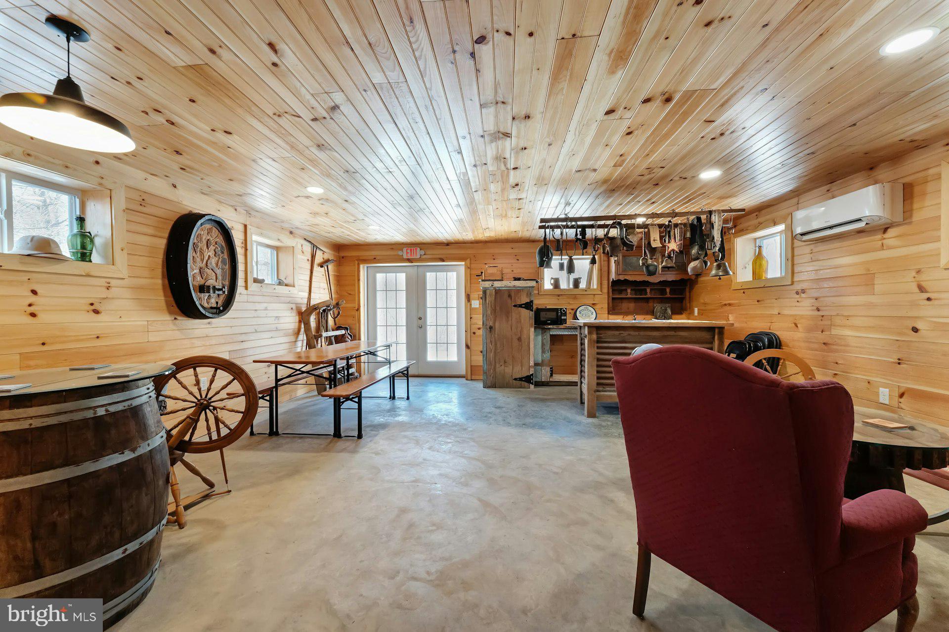 43470 Evans Pond Road Leesburg, VA 20176 - Photo 70 of 114 Party room with frig and mini split