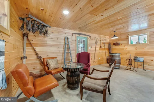 $2,500,000 | 43470 Evans Pond Road, Leesburg, VA 20176