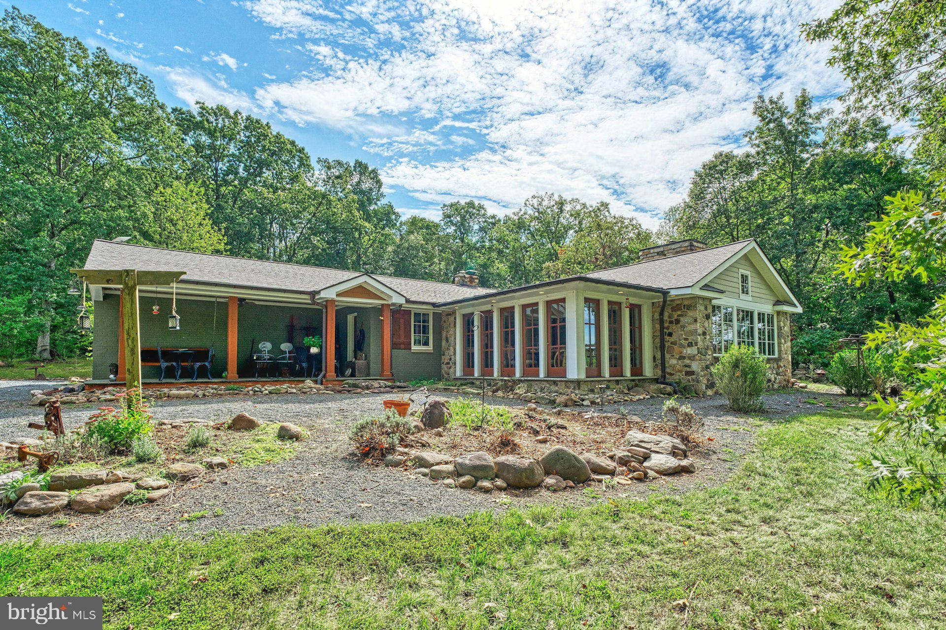 43470 Evans Pond Road Leesburg, VA 20176 - Photo 8 of 114 New roof in 2025