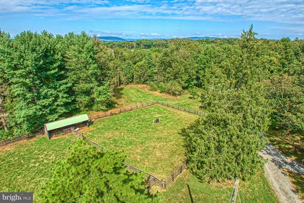 $2,500,000 | 43470 Evans Pond Road, Leesburg, VA 20176