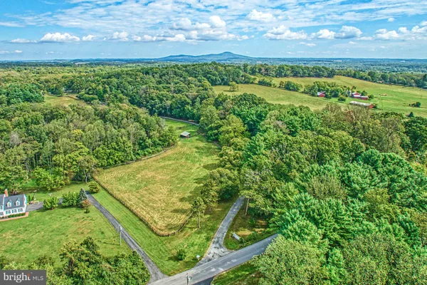 $2,500,000 | 43470 Evans Pond Road, Leesburg, VA 20176