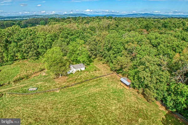 $2,500,000 | 43470 Evans Pond Road, Leesburg, VA 20176