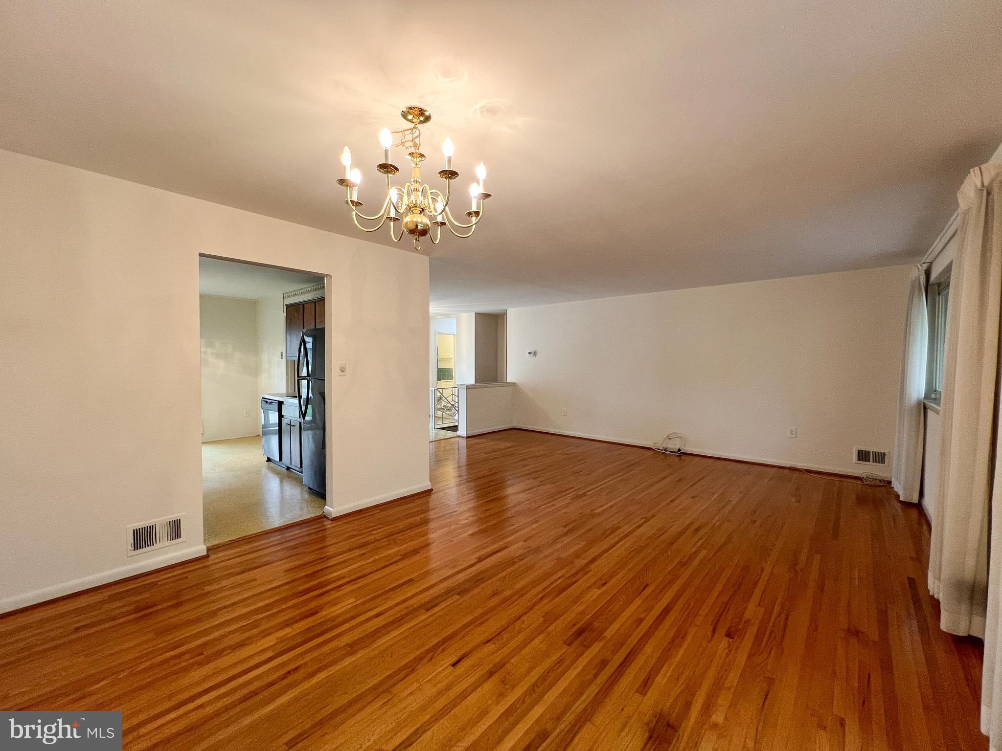 10810 Margate Road Silver Spring, MD 20901 - Photo 11 of 36 Dining Room, Living Room