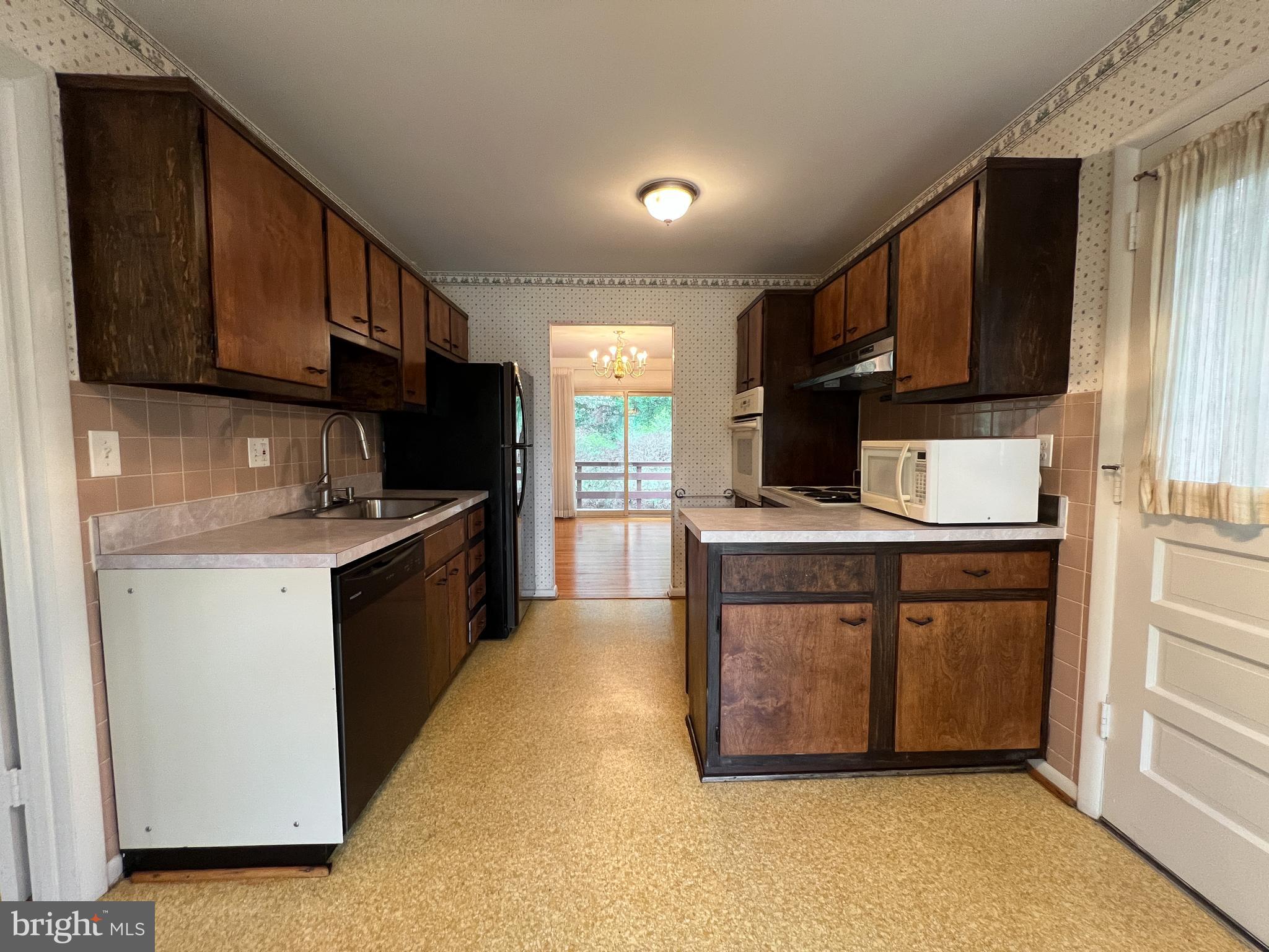 10810 Margate Road Silver Spring, MD 20901 - Photo 5 of 36 Kitchen