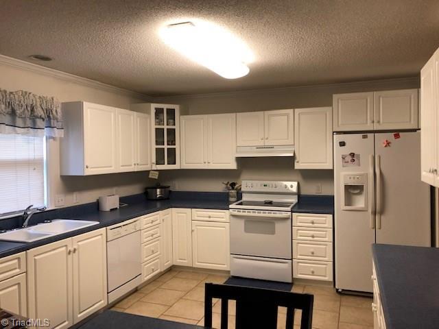 127 Meadowview Road Mocksville, NC 27028 - Photo 3 of 11 Gallery Image 3