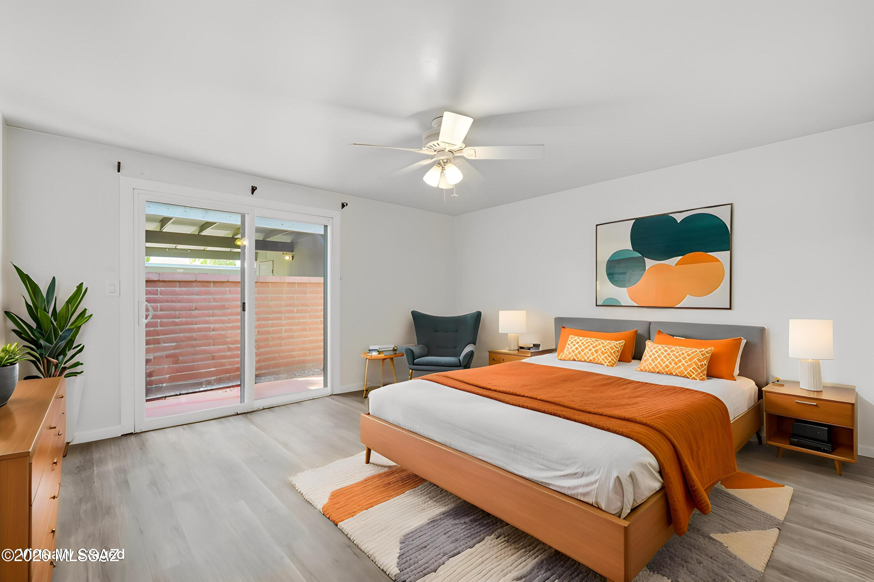 021_ListerPros - Bedroom - Mid-Century M