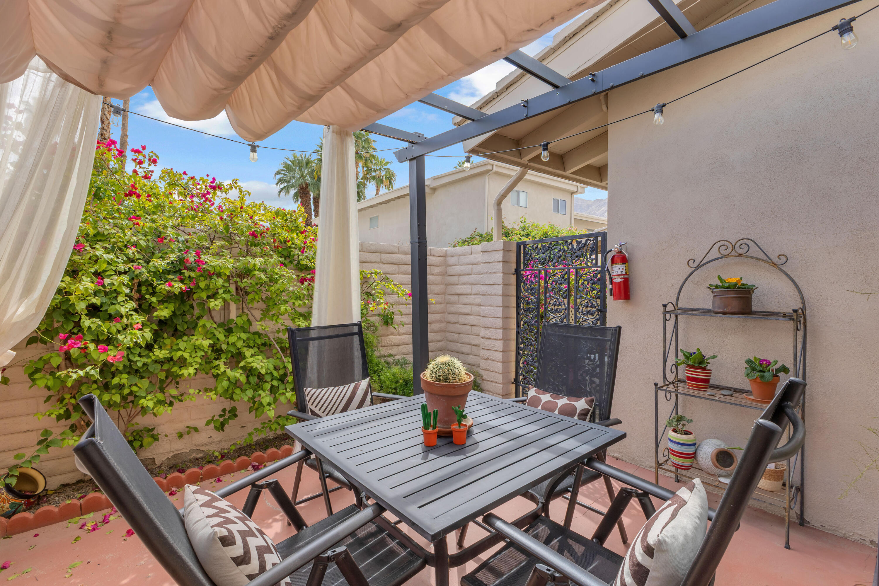 69850 Highway 111, Unit 56 Rancho Mirage, CA 92270 - Photo 5 of 46 Outdoor Patio