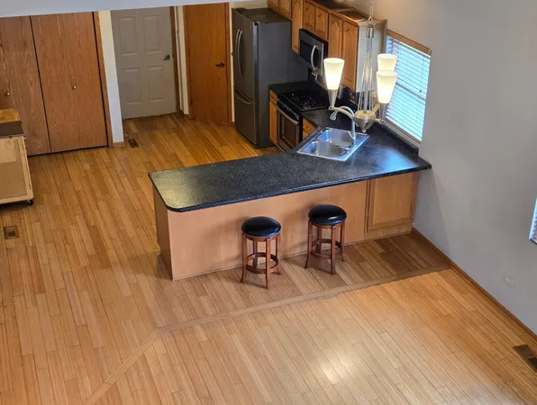 $275,000 | 130 South McGinty Street, Diamond, IL 60416