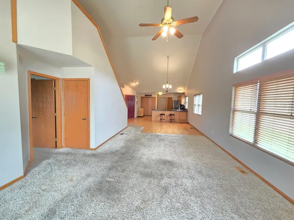 $275,000 | 130 South McGinty Street, Diamond, IL 60416