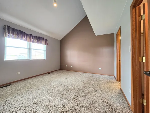 $275,000 | 130 South McGinty Street, Diamond, IL 60416