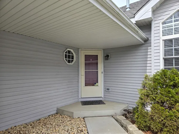 $275,000 | 130 South McGinty Street, Diamond, IL 60416