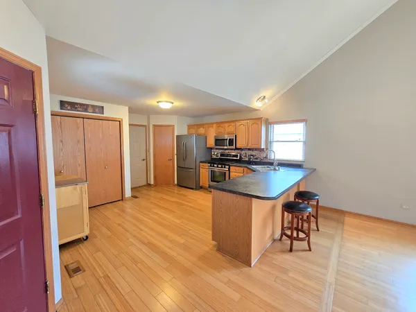 $275,000 | 130 South McGinty Street, Diamond, IL 60416