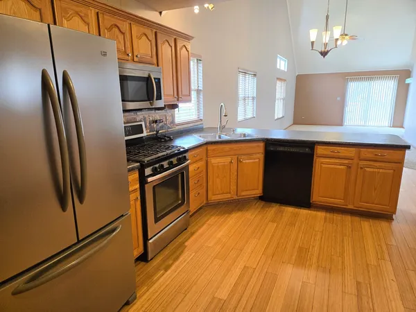 $275,000 | 130 South McGinty Street, Diamond, IL 60416