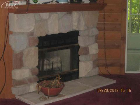 8418 Bray Road Vassar, MI 48768 - Photo 6 of 11 20185290-5.JPG