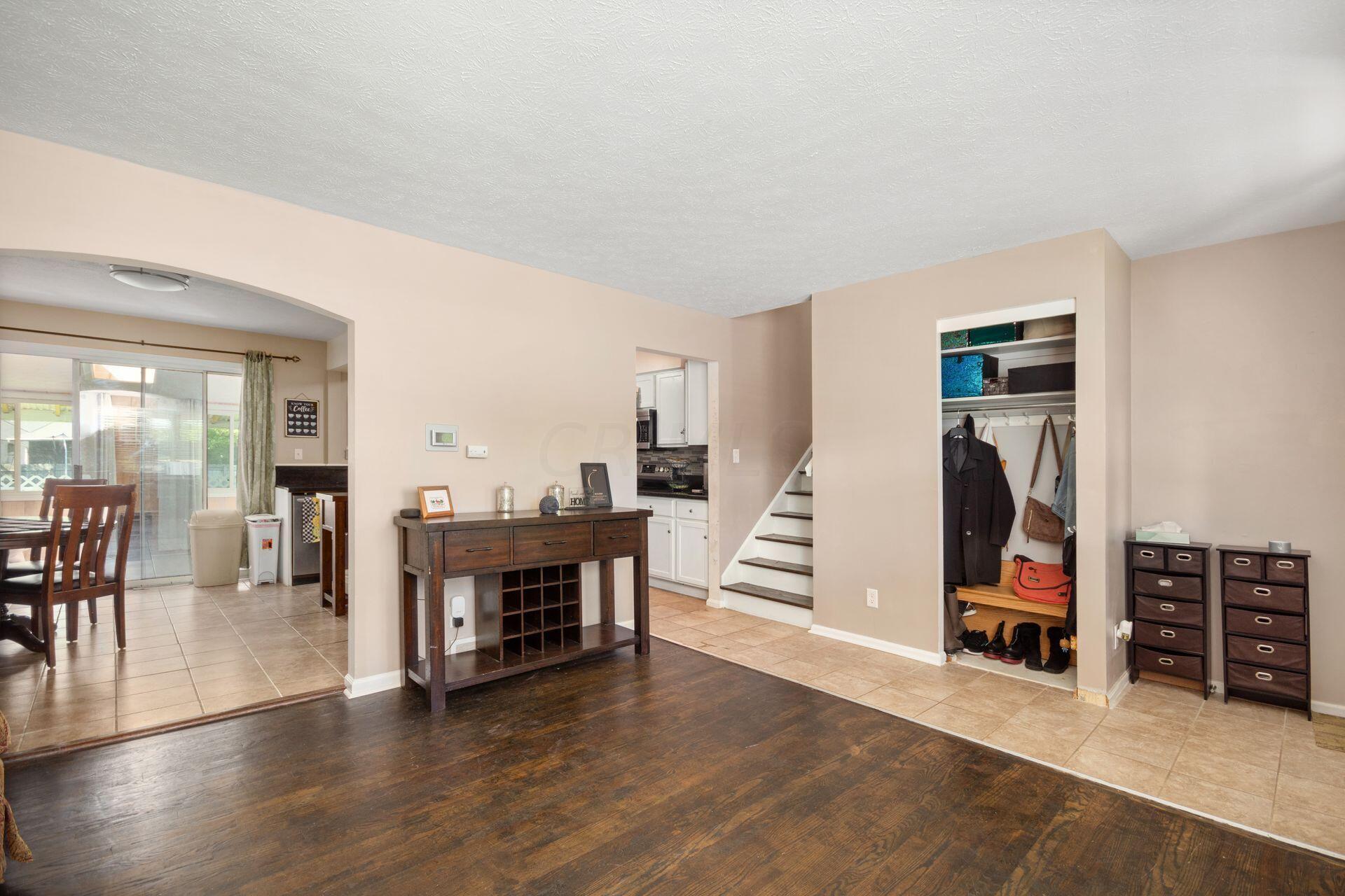 418 Hermitage Road Columbus, OH 43230 - Photo 11 of 47 11