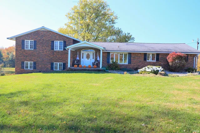 $610,000 | 4627 South 50 East, Huntingburg, IN 47542