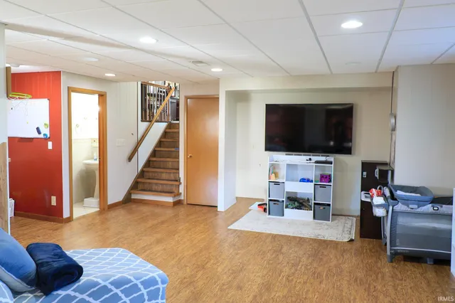 $610,000 | 4627 South 50 East, Huntingburg, IN 47542