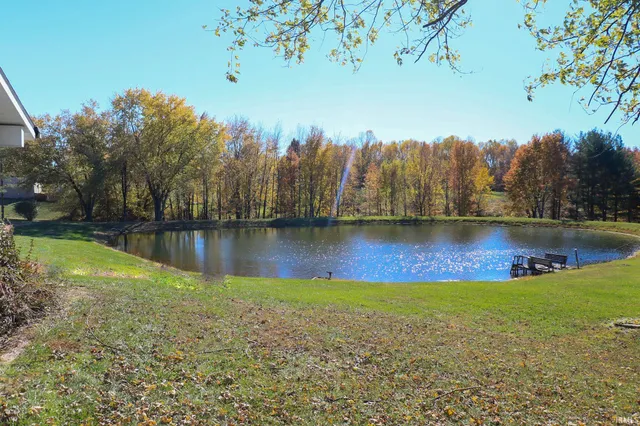 $610,000 | 4627 South 50 East, Huntingburg, IN 47542