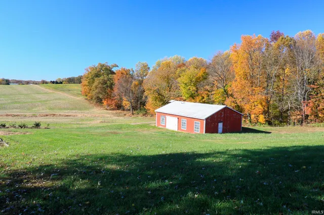 $610,000 | 4627 South 50 East, Huntingburg, IN 47542