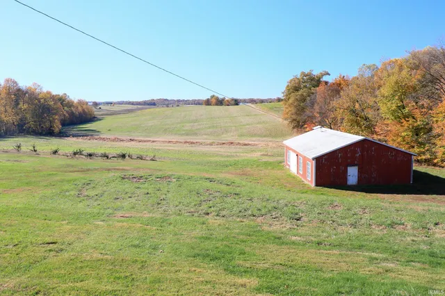 $610,000 | 4627 South 50 East, Huntingburg, IN 47542