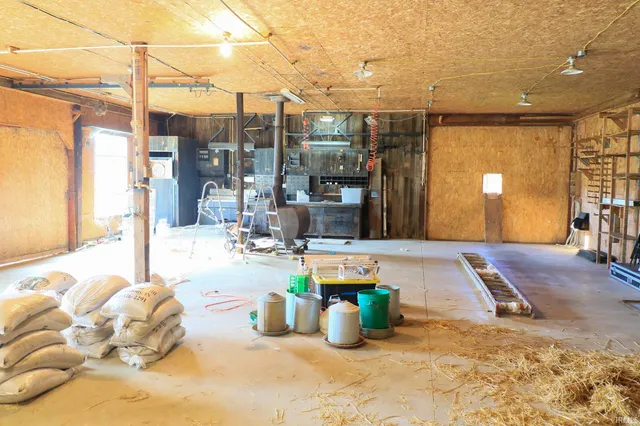 $610,000 | 4627 South 50 East, Huntingburg, IN 47542