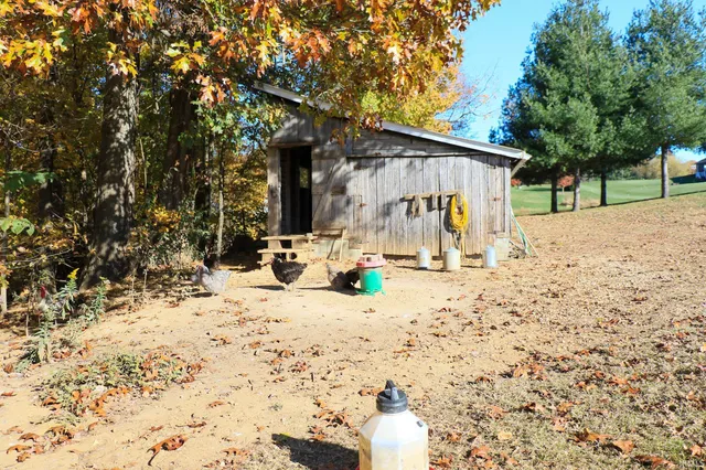 $610,000 | 4627 South 50 East, Huntingburg, IN 47542