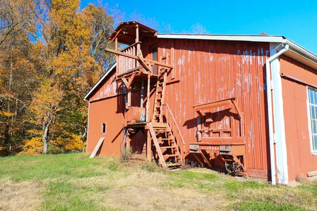 $610,000 | 4627 South 50 East, Huntingburg, IN 47542