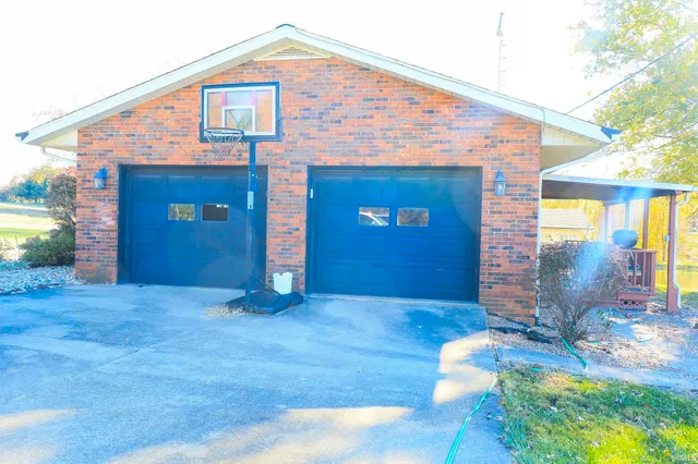 $610,000 | 4627 South 50 East, Huntingburg, IN 47542