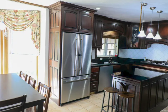 $610,000 | 4627 South 50 East, Huntingburg, IN 47542